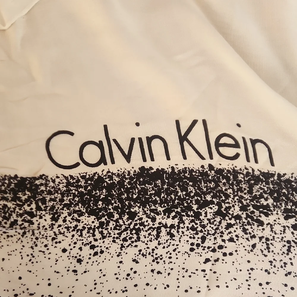 Calvin Klein Monochrome Women's Scarf Cream And Black